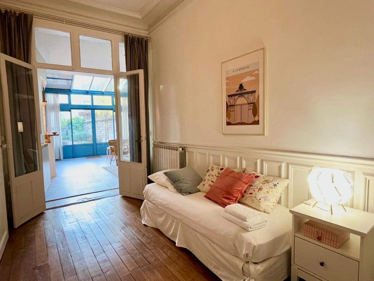Apartament Le Jardin Des Sacres - Hypercentre Cathedrale Reims Zewnętrze zdjęcie